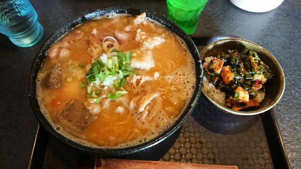 「もつ煮味噌ラーメン 1250円 + 昼セット 290円」@秋田ラーメン はまの写真