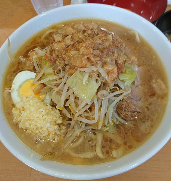 「らーめん＋極旨アブラ、生卵」@たかふじの写真