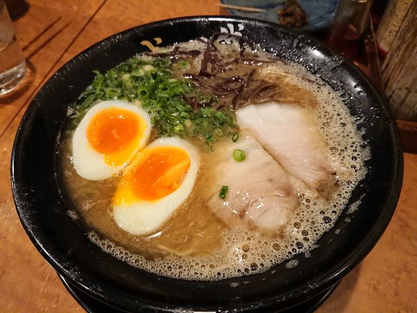 「味玉ラーメン750円＋餃子＋チャーハン 他いろいろ」@博多一成一代の写真