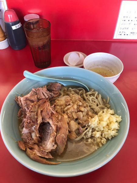 「国産ブタラーメン、麺大盛り、生たまご」@ラーメン すくえ屋の写真