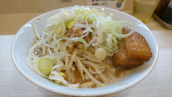 「【昼】ラーメン並+長ネギ」@ラーメン つる家の写真