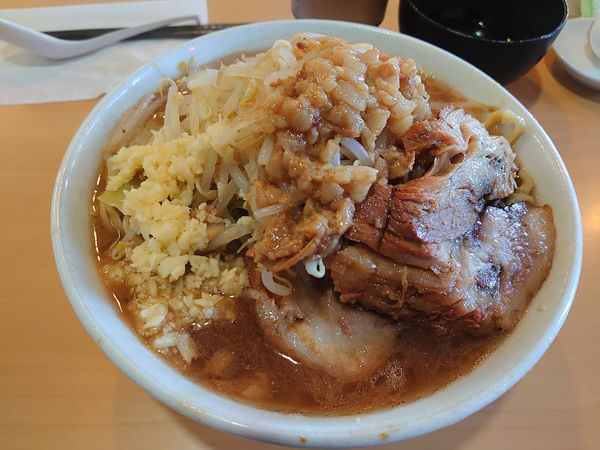 「ラーメン ヤサイニンニクアブラ 生たまご」@俺の生きる道 つくば店の写真