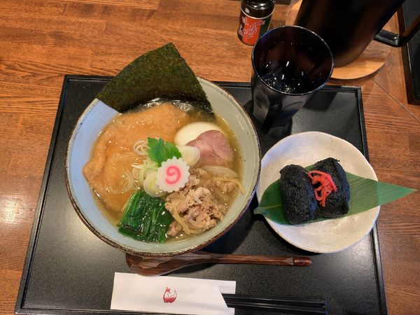 「特製中華蕎麦1200円、稲荷寿司250円」@中華蕎麦 きつねの写真