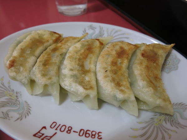 「餃子：450円(外税)」@中華料理 龍門の写真