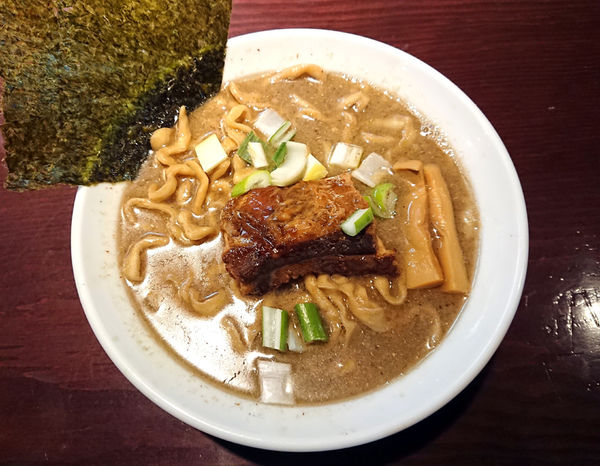 「限定 ゴールデン煮干しラーメン」@らーめん 惠本将裕の写真