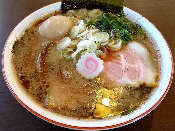 「生姜ラーメン 味玉」@つけ麺 弥七の写真