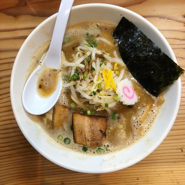 「濃厚魚介豚骨ラーメン」@銀座 朧月の写真
