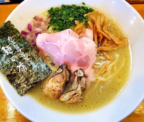 「冬の虜(牡蠣)」@自家製中華そば 麺の虜の写真