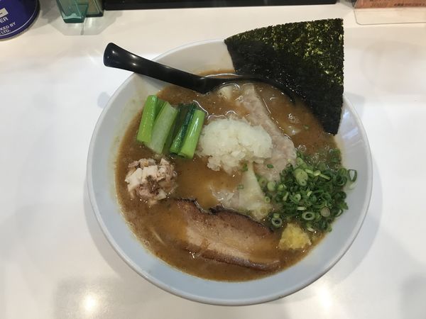 「濃厚海老ワンタン」@海老・特濃煮干そば まるはの写真