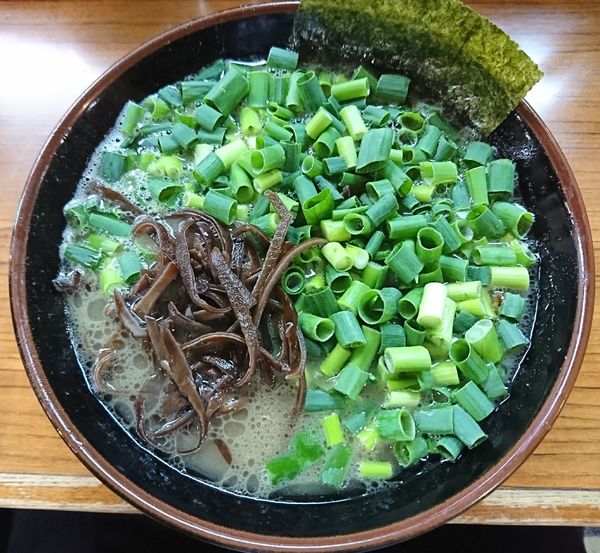 「ネギラーメン(900円)」@博多長浜らーめん ぼたんの写真