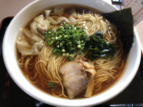 「朝日屋ワンタン中華そば（大盛）＆ネギ増し」@朝日屋の写真