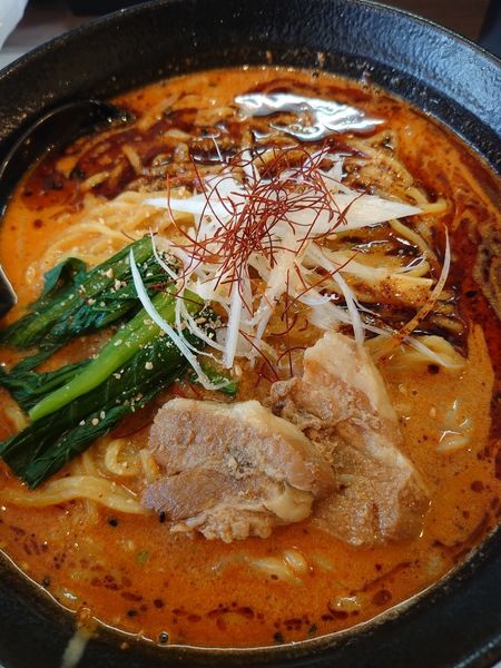 「特製白ごま担々麺　辛さ4 痺れ4」@麺屋 辛じろうの写真