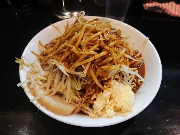 「カレーラーメン 並(野菜、ニンニク)900円」@踊ろうサンダーバードの写真