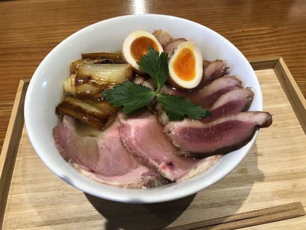 「しお全のせプラス鴨増しプラスねぎまし」@拉麺 ぶらいの写真