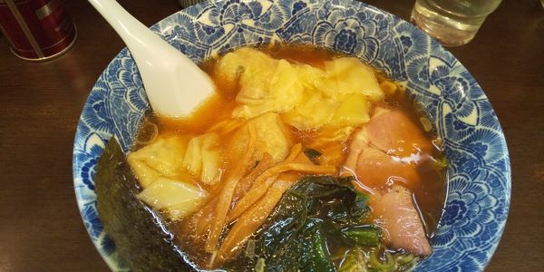 「わんたん麺」@肉厚わんたん麺と手作り焼売 ら麺亭 浅草支店の写真