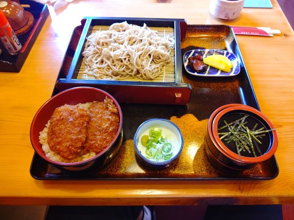 「ざるそばミニソースカツ丼セット880円」@けい月の写真