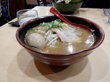 「味噌ラーメン＋味玉」@北海道らーめん 麺処うたり 平塚四之宮店の写真