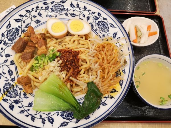 「蘭州油そば、太麺」@中国蘭州牛肉ラーメン 国壱麺 関内店の写真