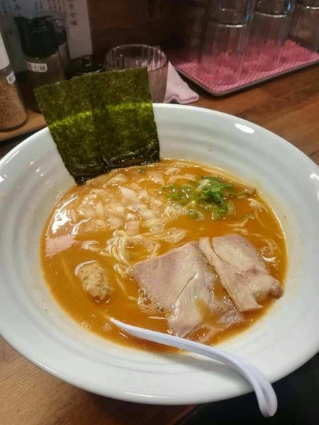 「濃厚辛鶏白湯そば」@麺屋 ゆるり。の写真