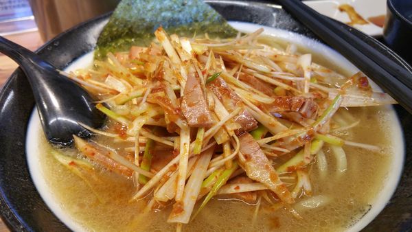「ネギラーメン」@豚骨醤油らーめん 誠屋 八幡山本店の写真