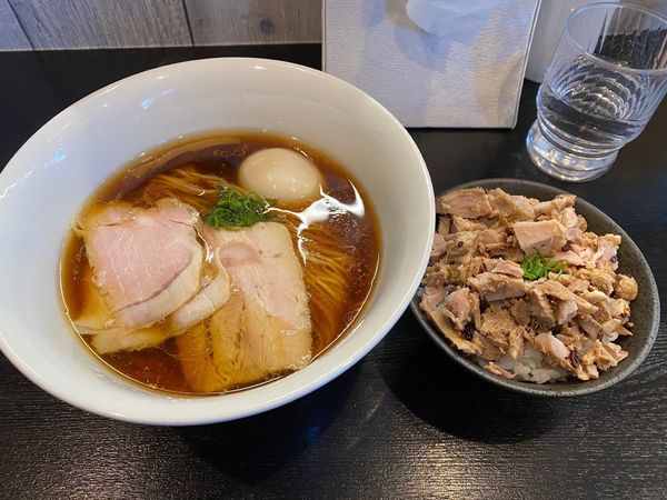 「2/11 醤油ラーメン＋味玉880円、切れ端肉ご飯200円」@53'sNoodleの写真