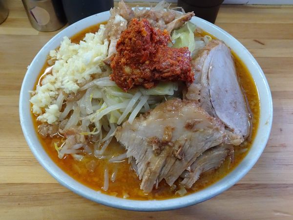 「みそラーメン（950円）にんにく野菜増し脂」@俺の生きる道 白山店の写真