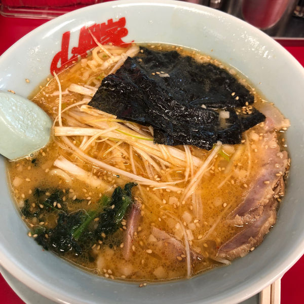 「特製味噌ネギラーメン　870円　煮豚　0円」@ラーメン山岡家 大泉店の写真