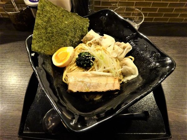 「カレー油そば（ワンタン入り）」@なんだっ亭の写真