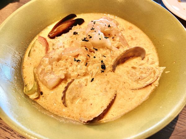 「☆絶品シーフードラクサ☆」@COLONIAL BEACHI 横浜ハンマーヘッドの写真