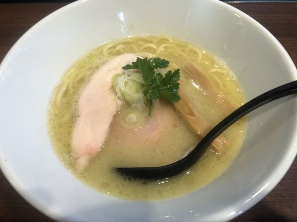 「鶏ゅ白湯塩らーめん（780円）」@東京スタイル鶏らーめん ど・みそ鶏の写真