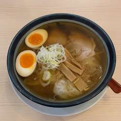 煮たまご入りワンタンメン