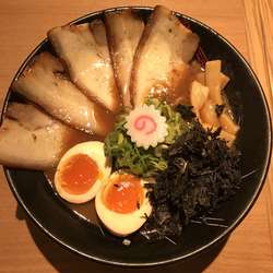 特製濃厚豚骨醤油らーめん