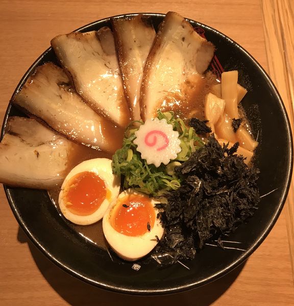 「特製濃厚豚骨醤油らーめん」@金澤濃厚豚骨ラーメン 神仙の写真