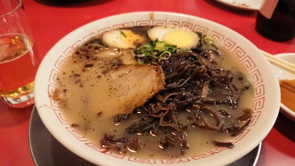 「味玉ラーメン＋木耳」@ラーメン 赤組の写真