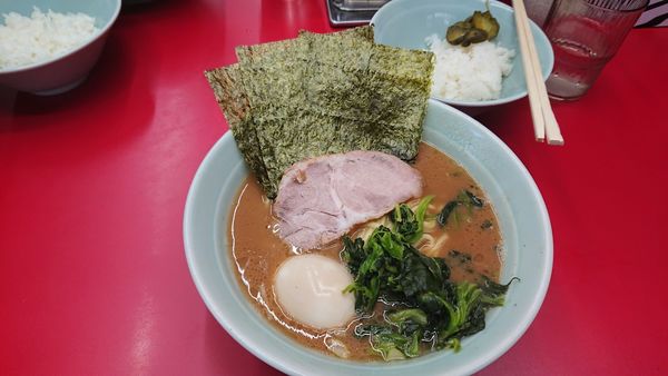 「半熟味玉らーめん：（並）750円」@家系らーめん 武将家の写真