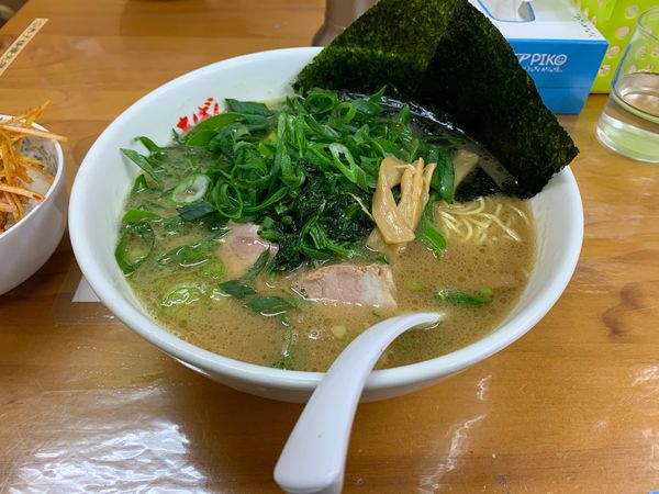「青ねぎラーメン」@横浜ラーメン あばん 上尾西口駅前店の写真