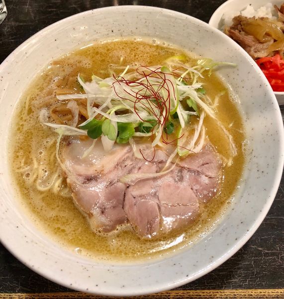 「濃厚鶏そば900円日替わりご飯牛丼100円」@麺や そめいよしの 西荻窪店の写真
