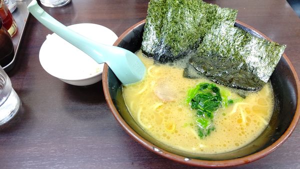 「ラーメン（からあげ定食）」@とんぱた亭 三枚町店の写真