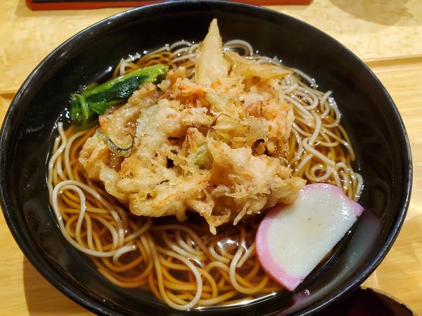「かき揚げそば400円」@小諸そば 九段下駅前店の写真