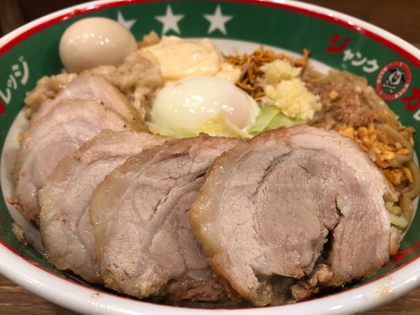 「豚マシまぜそば」@ジャンクガレッジ 大宮駅前店の写真