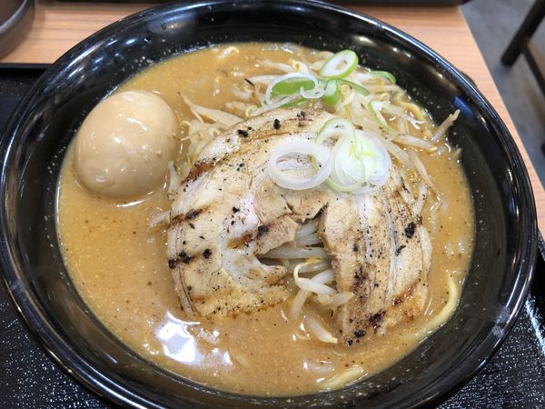 「百年味噌ラーメン+味玉+餃子3個(クーポン)」@マルキン本舗 きららシティ店の写真
