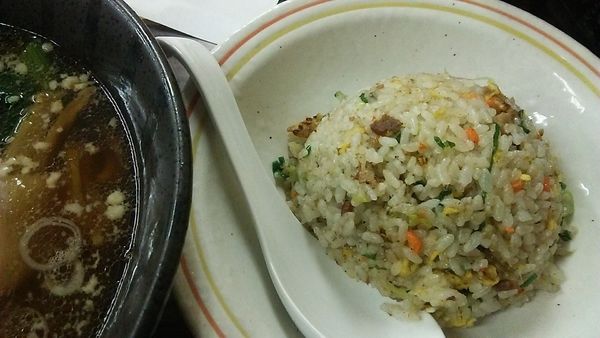 「醤油ラーメン&半炒飯ランチ 580円（だったかな）」@天下一 平河町店の写真