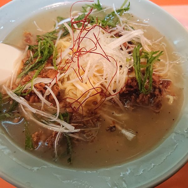 「まぐろラーメン950円」@中華ポパイの写真