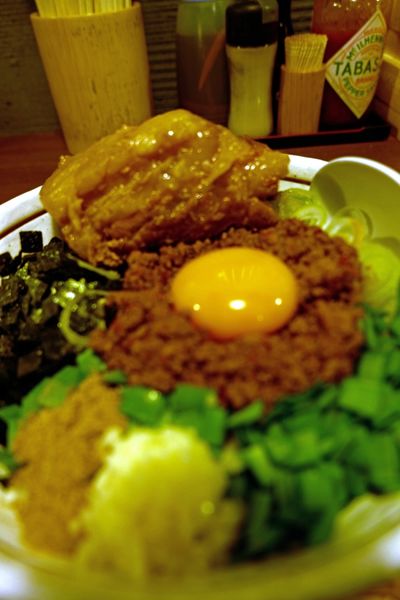 「トロ肉まぜそば 1150円」@麺 酒 やまのの写真