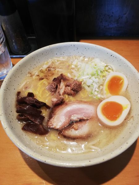 「味玉入り味噌らーめん　　920円」@つじ田 味噌の章の写真