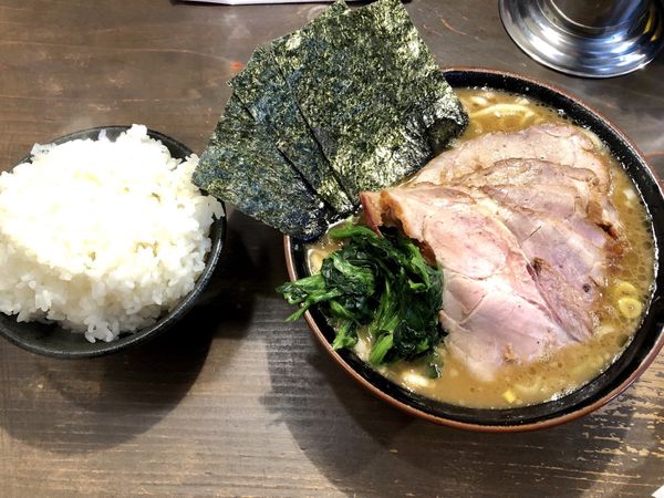 「チャーシューメン大+ライス」@家系ラーメン クックらの写真