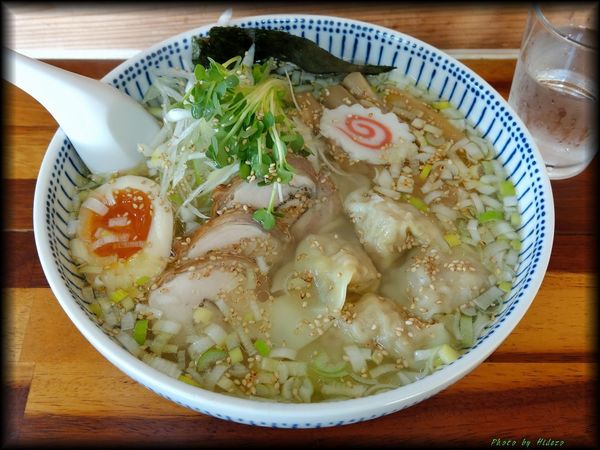「しゃもワンタンラーメン（塩）」@奥久慈ラーメン なかざわの写真