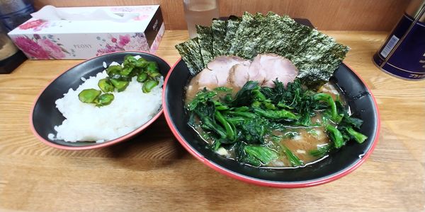 「海苔・ほうれん草ラーメン＋ライス」@麺家 紫極の写真