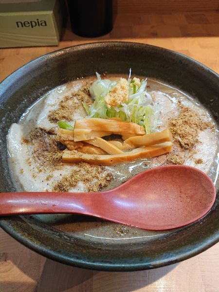 「でら煮干しラーメン」@にぼしらーめん88の写真