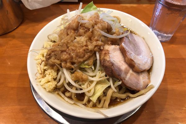 「大ラーメン800円(ニンニク、アブラ)」@麺屋穴場の写真